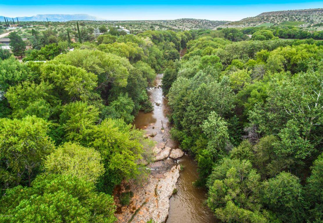 Amazing Greenbelt & Oak Creek Waterfront